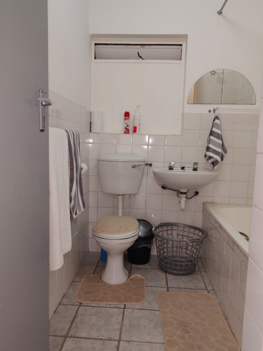 To Let 1 Bedroom Property for Rent in Humewood Eastern Cape
